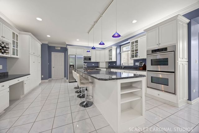 2239 Hillsboro Lane, Naperville, IL 60564