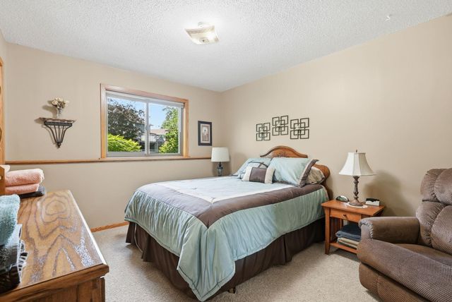 10760 Kumquat Street NW, Coon Rapids, MN 55448