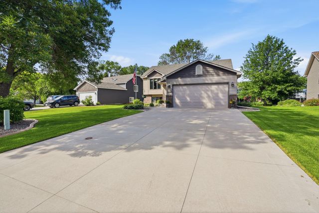 10760 Kumquat Street NW, Coon Rapids, MN 55448