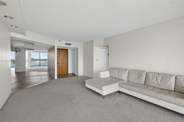 19707 Turnberry Way 7F, Aventura, FL 33180