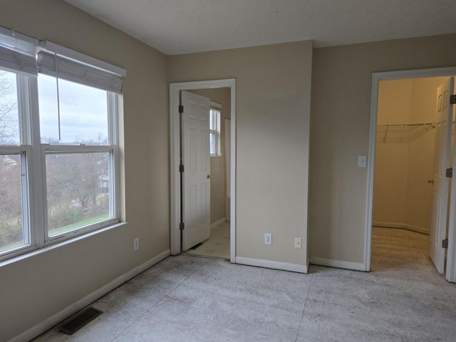 2843 Presidential Drive, Hebron, KY 41048