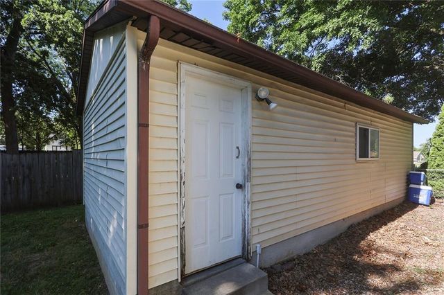 17 Hostetter Street, Buckner, MO 64016