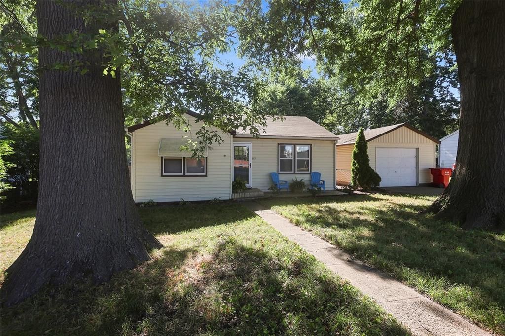 17 Hostetter Street, Buckner, MO 64016