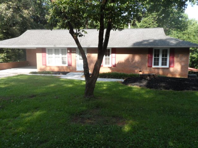 2011 Forest Drive, Seneca, SC 29672