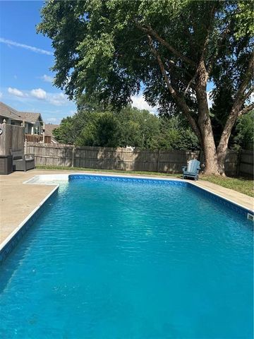 933 Park Avenue, Leavenworth, KS 66048