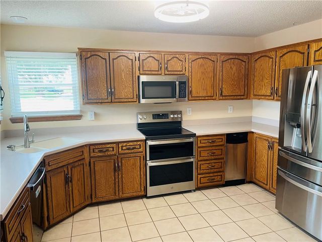 933 Park Avenue, Leavenworth, KS 66048