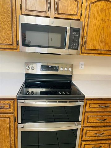 933 Park Avenue, Leavenworth, KS 66048