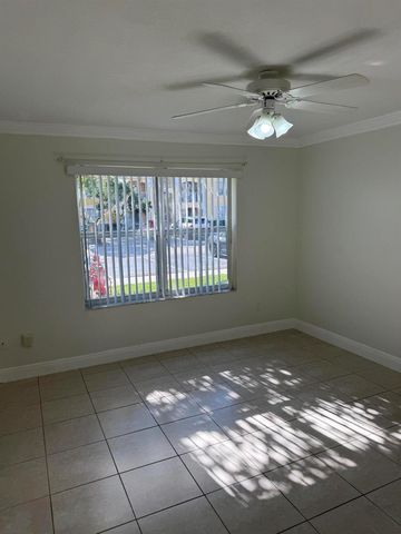 5520 NW 61st Street 205, Coconut Creek, FL 33073