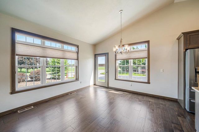 3758 N WAYSIDE LANE, Appleton, WI 54913