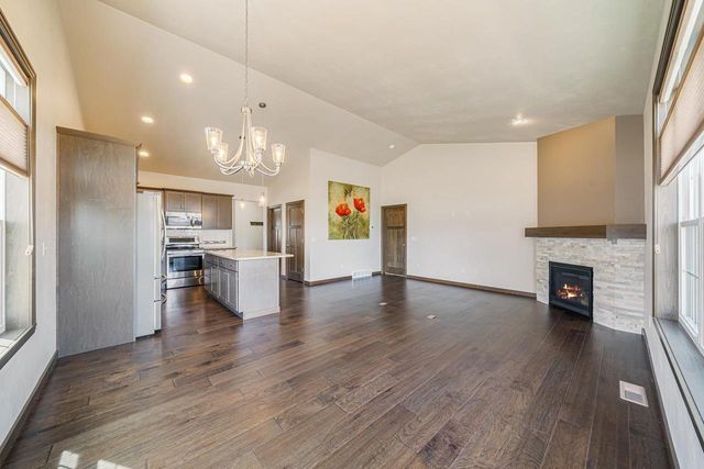 3758 N WAYSIDE LANE, Appleton, WI 54913