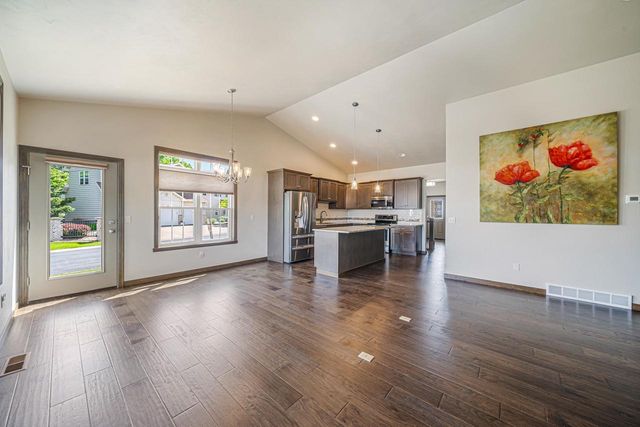 3758 N WAYSIDE LANE, Appleton, WI 54913