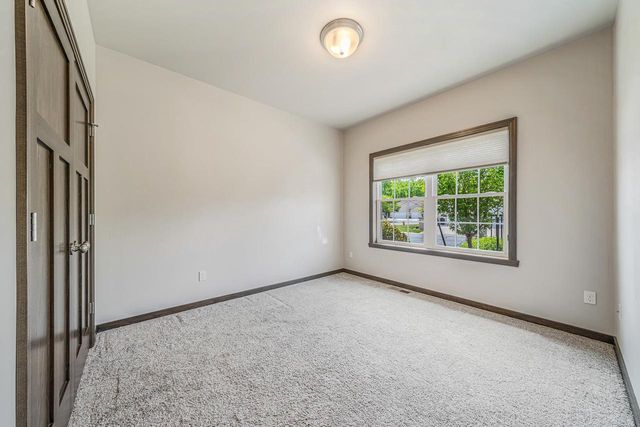 3758 N WAYSIDE LANE, Appleton, WI 54913