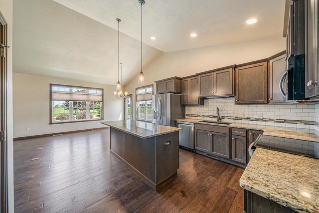 3758 N WAYSIDE LANE, Appleton, WI 54913