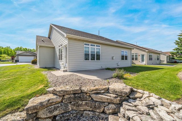 3758 N WAYSIDE LANE, Appleton, WI 54913