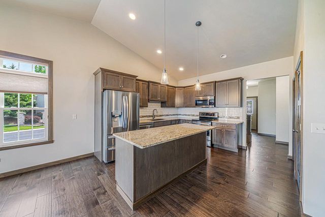 3758 N WAYSIDE LANE, Appleton, WI 54913