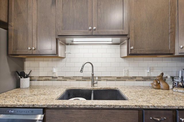 3758 N WAYSIDE LANE, Appleton, WI 54913