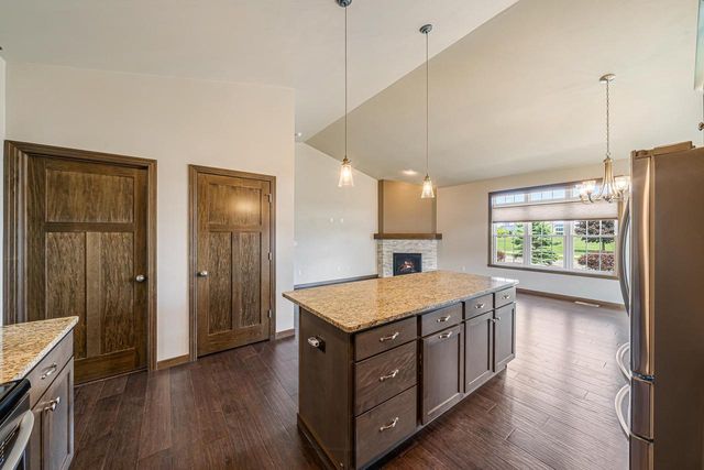 3758 N WAYSIDE LANE, Appleton, WI 54913