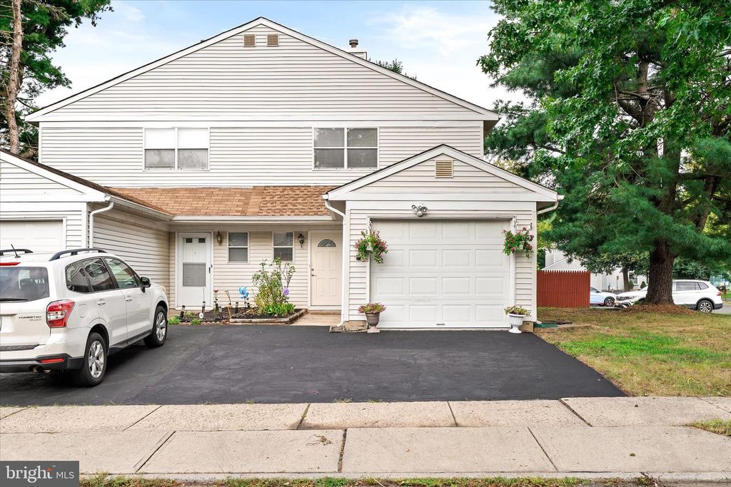 136 WYNDMOOR DR, Hightstown, NJ 08520
