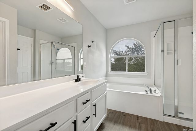 8034 SHUMARD OAK DR, San Antonio, TX 78223