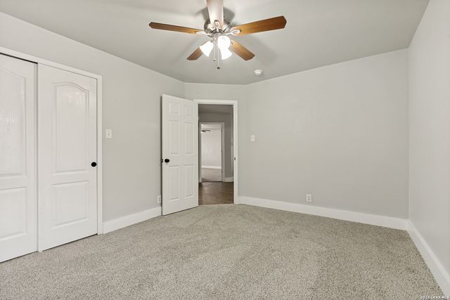 8034 SHUMARD OAK DR, San Antonio, TX 78223