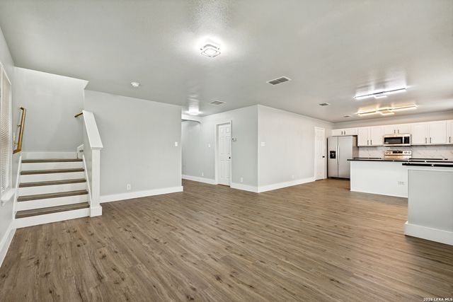 8034 SHUMARD OAK DR, San Antonio, TX 78223