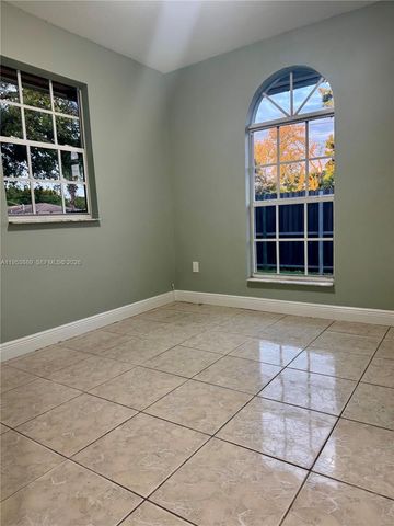 601 NW 97th St 601, Miami, FL 33150