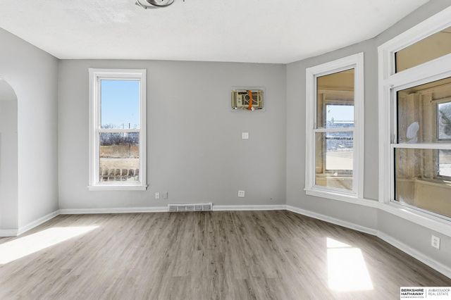 2207 N 16th Street, Omaha, NE 68110