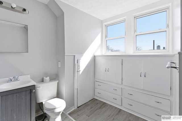 2207 N 16th Street, Omaha, NE 68110