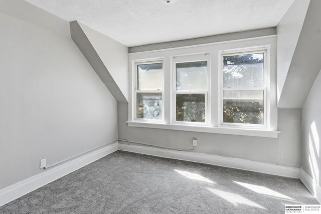 2207 N 16th Street, Omaha, NE 68110