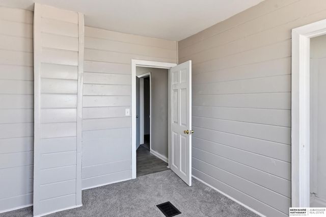 2207 N 16th Street, Omaha, NE 68110