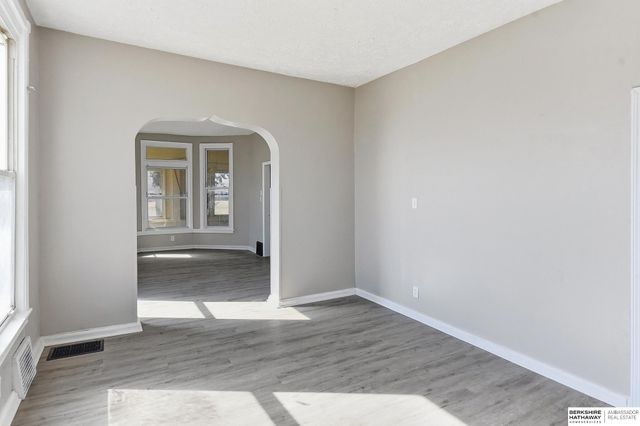 2207 N 16th Street, Omaha, NE 68110