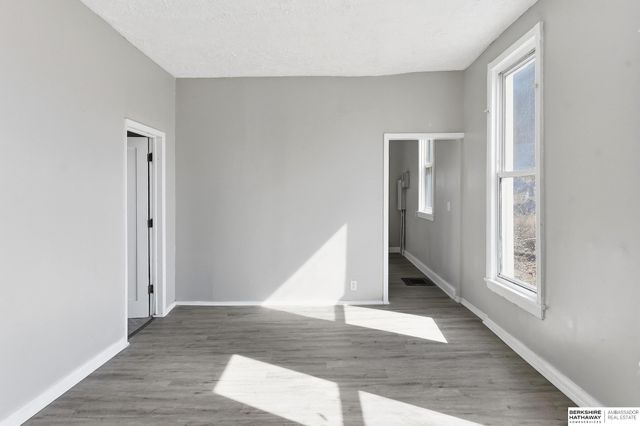 2207 N 16th Street, Omaha, NE 68110