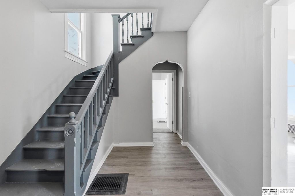 2207 N 16th Street, Omaha, NE 68110