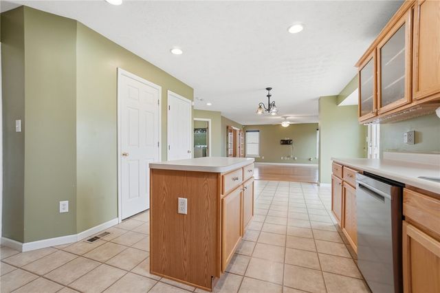 122 Springhouse Drive, Englewood, OH 45322