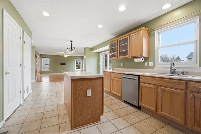 122 Springhouse Drive, Englewood, OH 45322