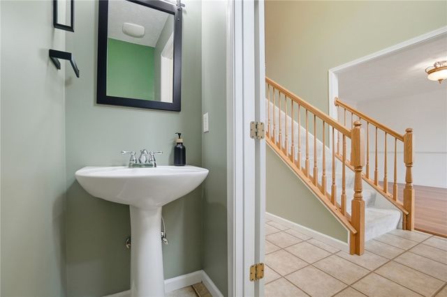 122 Springhouse Drive, Englewood, OH 45322