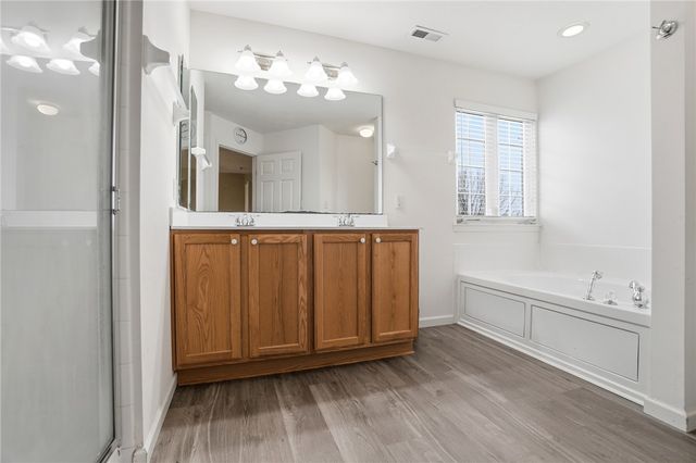 122 Springhouse Drive, Englewood, OH 45322