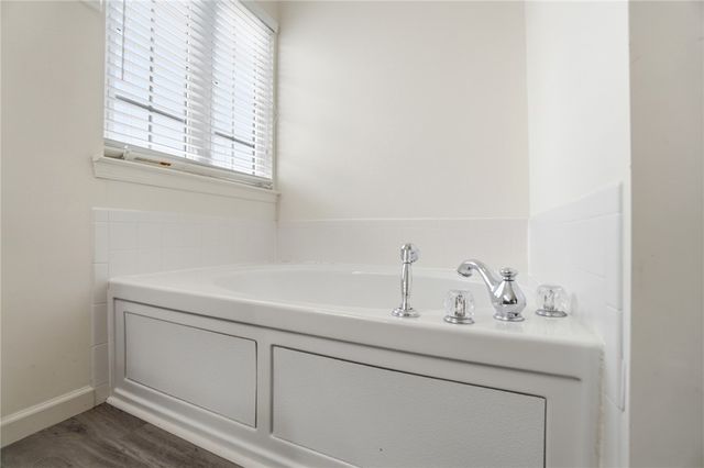 122 Springhouse Drive, Englewood, OH 45322