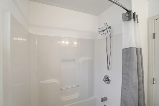 122 Springhouse Drive, Englewood, OH 45322