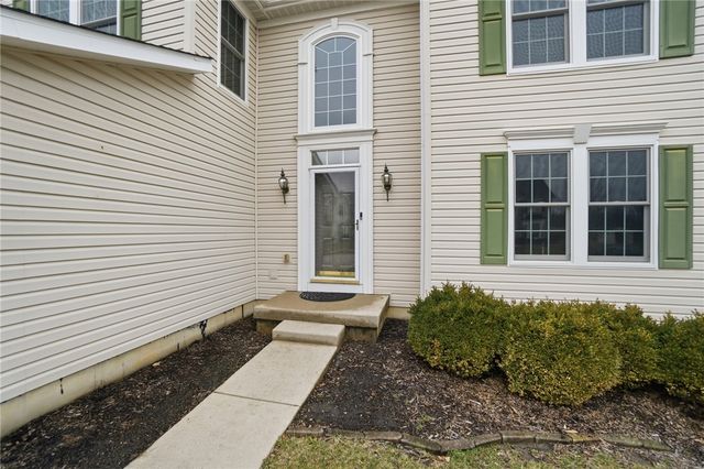 122 Springhouse Drive, Englewood, OH 45322