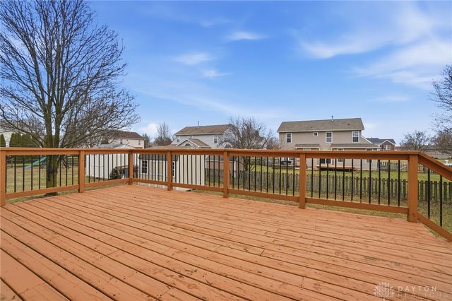 122 Springhouse Drive, Englewood, OH 45322