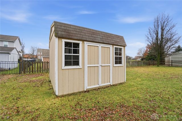 122 Springhouse Drive, Englewood, OH 45322