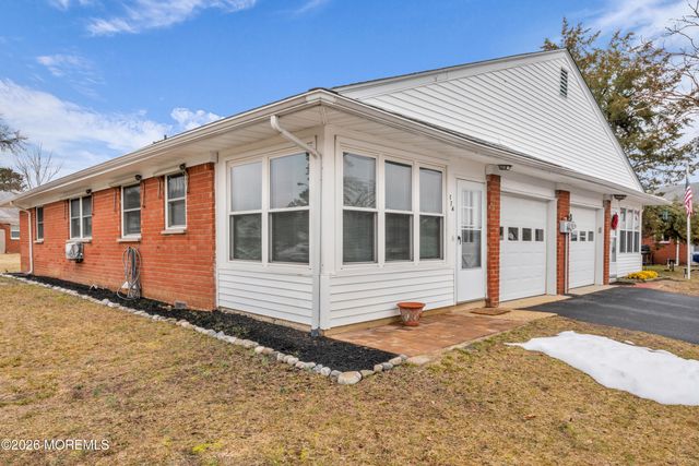 87A Fairway Lane, Manchester, NJ 08759