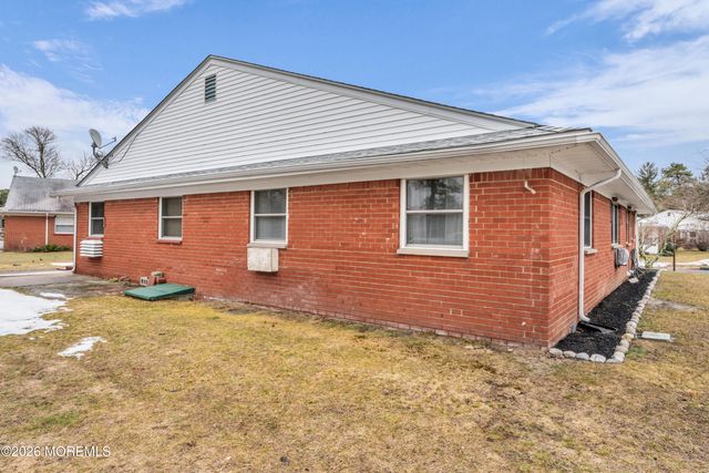 87A Fairway Lane, Manchester, NJ 08759