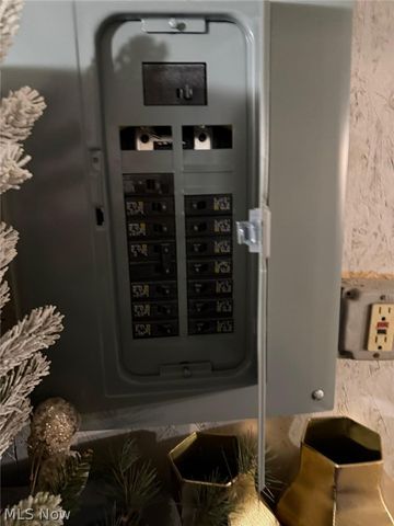 2901 E 102nd Street, Cleveland, OH 44104