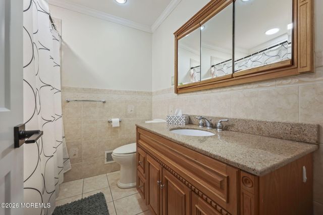 31 Southport Drive, Howell, NJ 07731