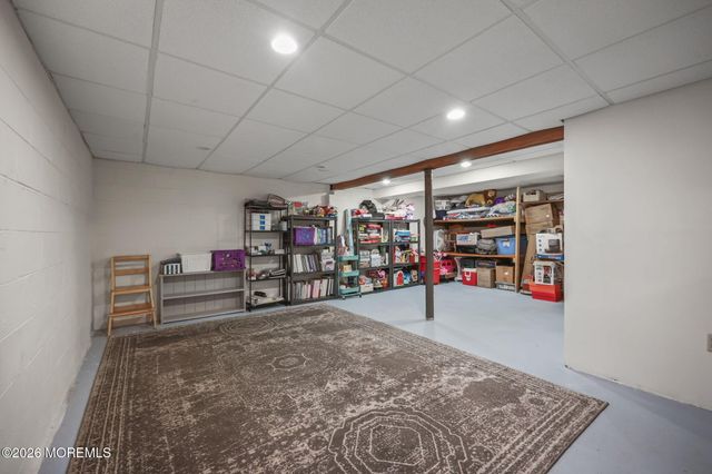 31 Southport Drive, Howell, NJ 07731