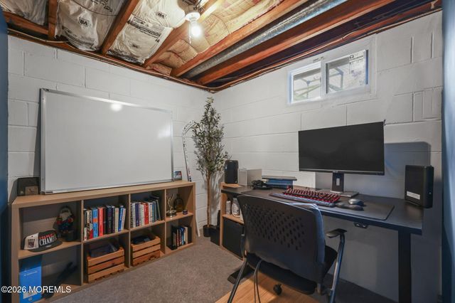 31 Southport Drive, Howell, NJ 07731