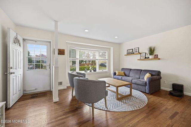 31 Southport Drive, Howell, NJ 07731