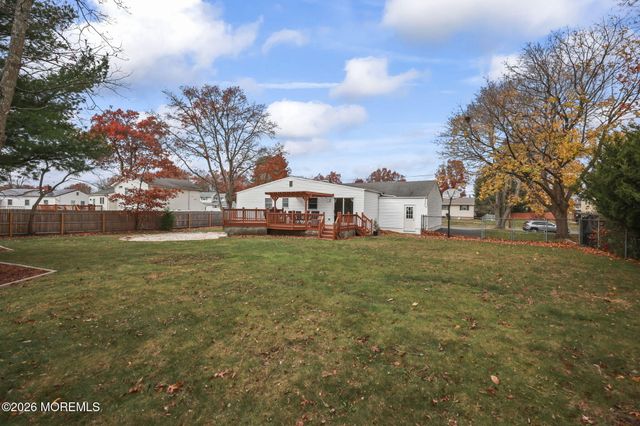 31 Southport Drive, Howell, NJ 07731